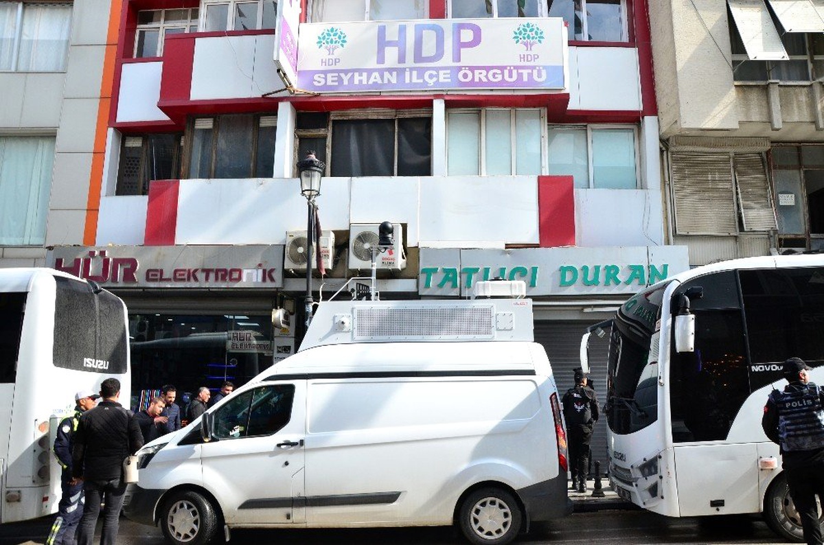 Adana\'da Hdp\'lilerin Yürüyüşüne İzin Verilmedi