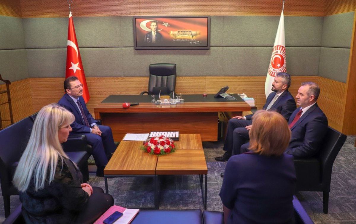 Altınok Romanya\'nın Ankara Büyükelçisi Gabriel Şopanda\'yı TBMM\'de Kabul Etti