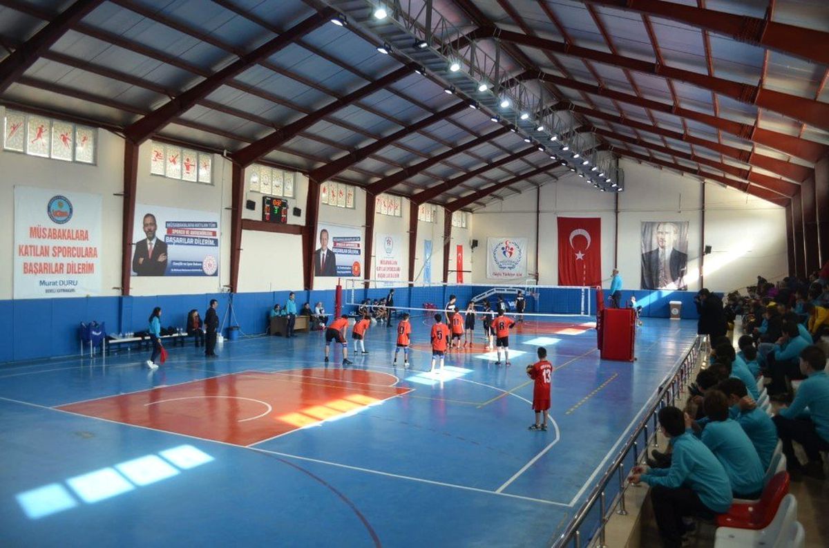 Analig Voleybol Çeyrek Final Maçları Develi\'de Başladı