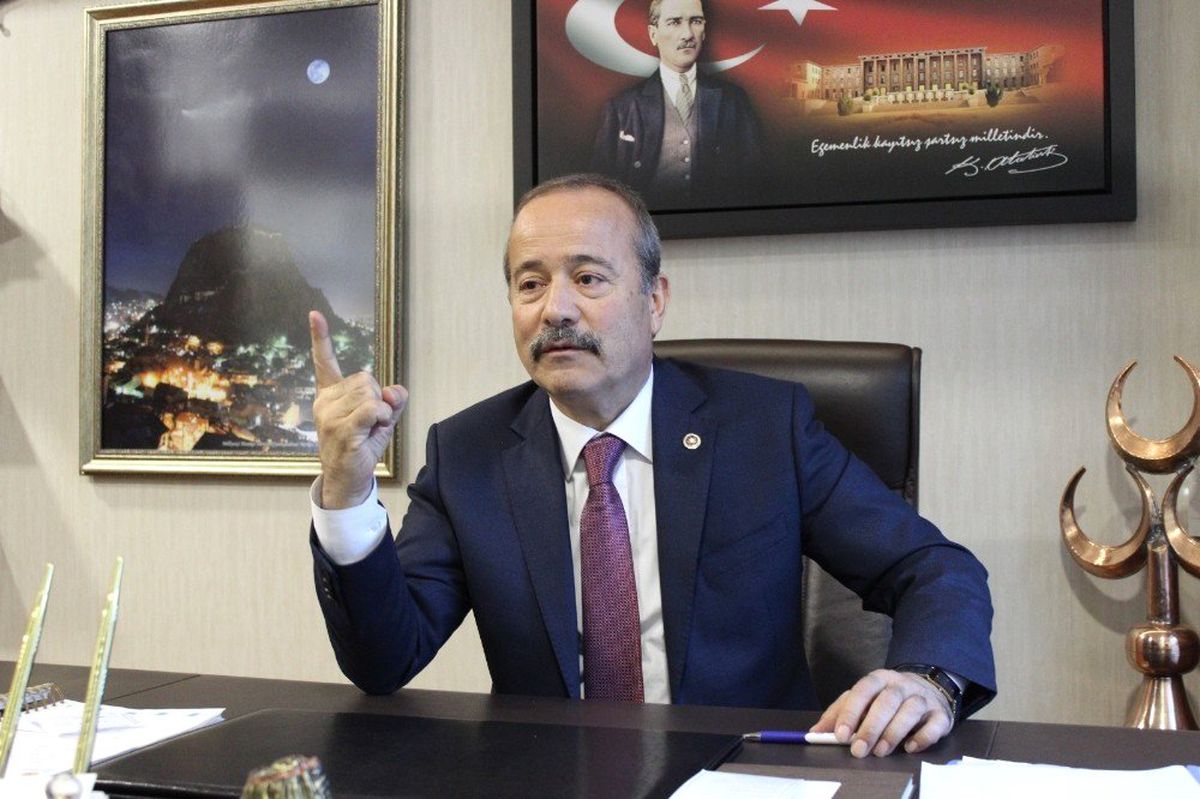 Babasını Öldürdüğünü İtiraf Eden Kıza MHP Milletvekili Taytak\'tan Destek