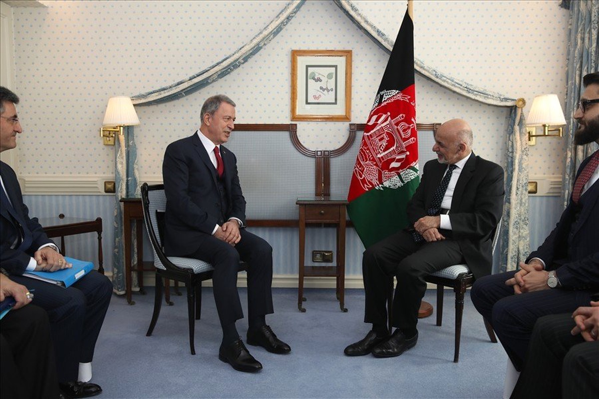 Bakan Akar, Afganistan Cumhurbaşkanı ile Görüştü