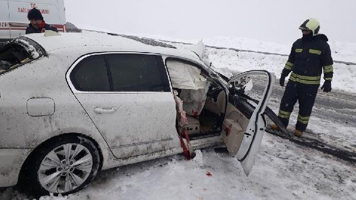 Bingöl\'de Trafik Kazası: 1 Ölü, 10 Yaralı