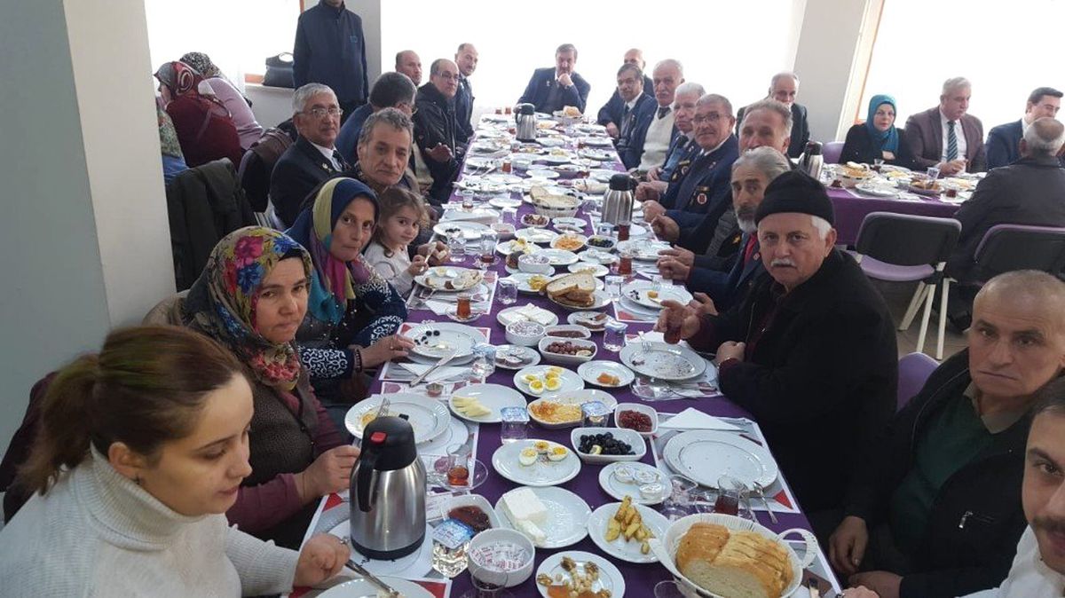 Devrek\'te Şehit Aileleri ve Gaziler İçin Kahvaltı Düzenlendi