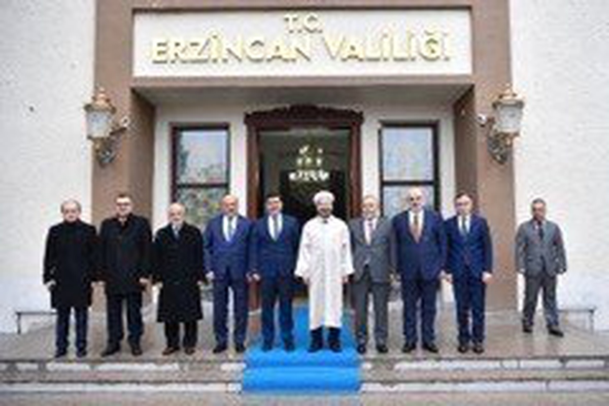 Diyanet İşleri Başkanı Erbaş Erzincan Valiliği\'ni Ziyaret Etti