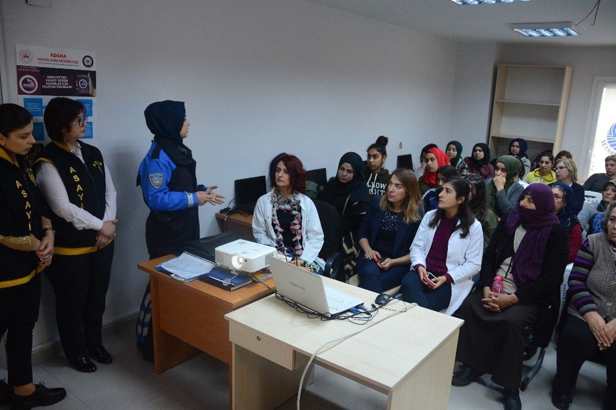 Emniyetten "Bilinçli Kadın Bilinçli Toplum" Projesi