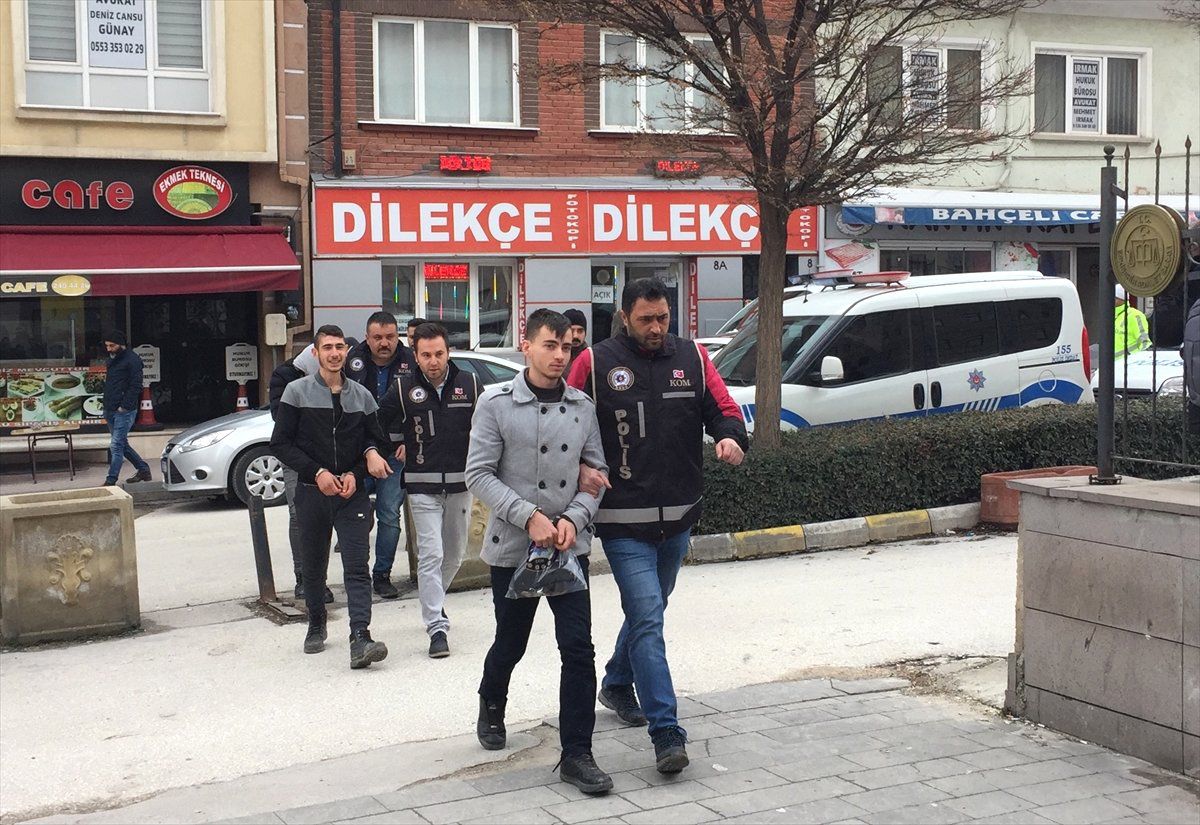 Eskişehir\'de Kaçak Silah Operasyonu