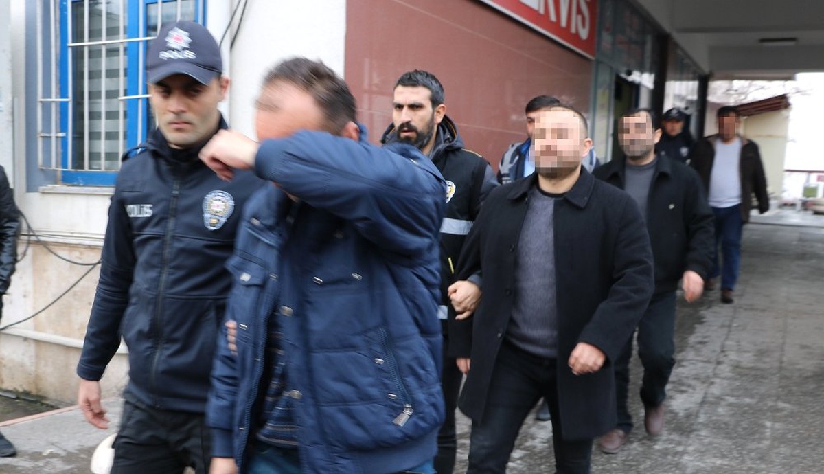 Fetö\'nün Komiserlerine Operasyon: 19 Gözaltı