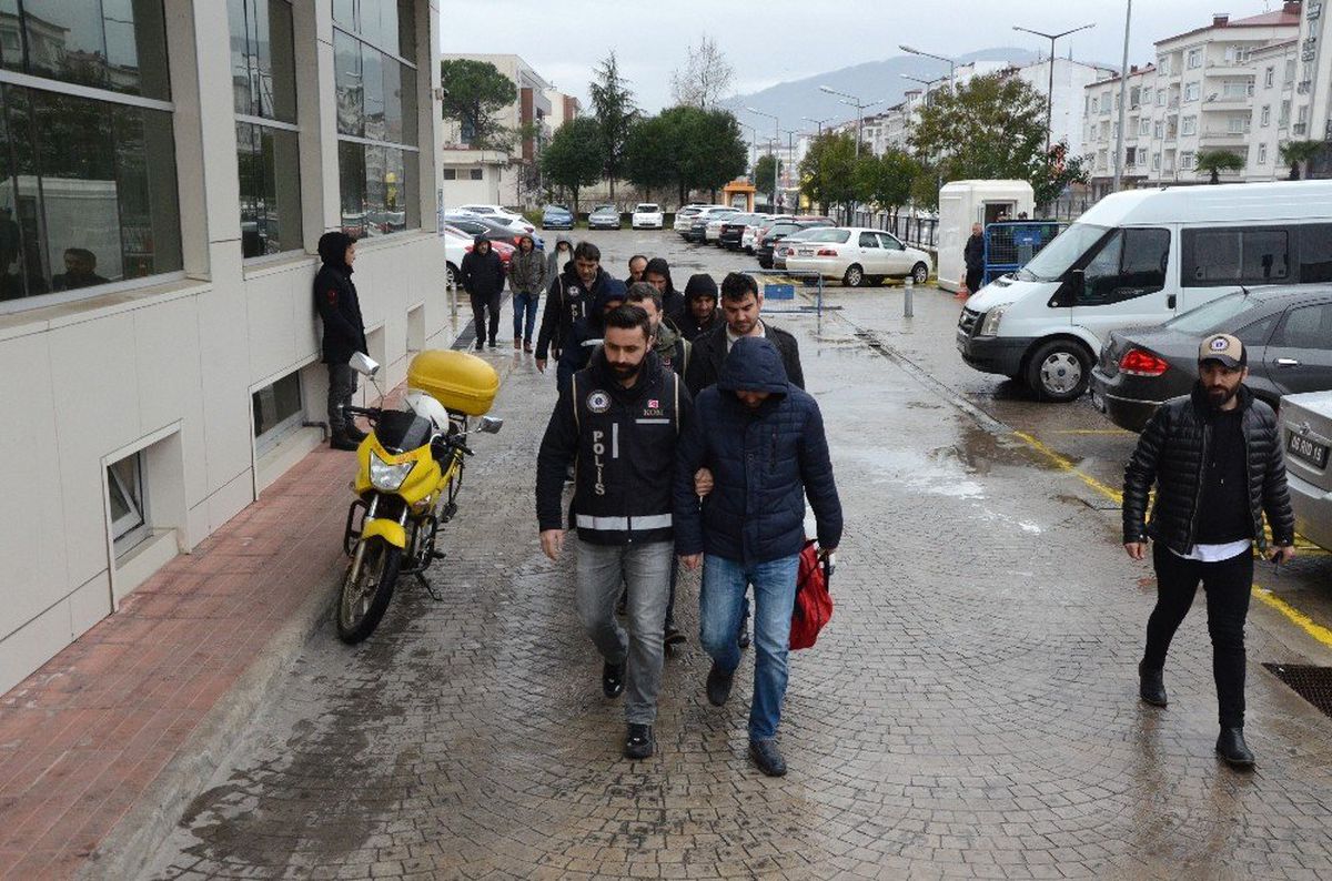 Fetö Operasyonunda Yakalanan 6 Şüpheli Adliyede
