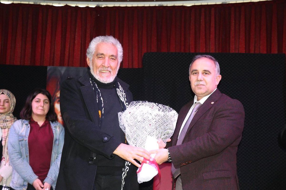 Gördes\'te Kurtuluş Savaşı Kahramanları İlgiyle İzlendi
