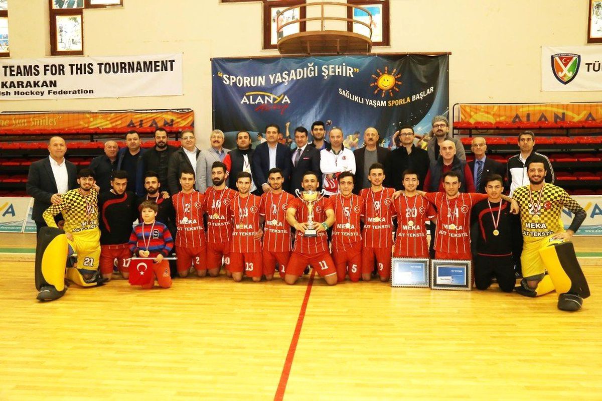 Hokeyciler Bakan Kasapoğlu\'ndan Kapalı Salon İstiyor