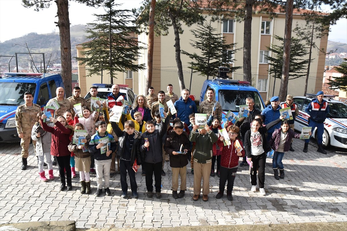 İlkokul Öğrencilerinden Jandarmaya Ziyaret