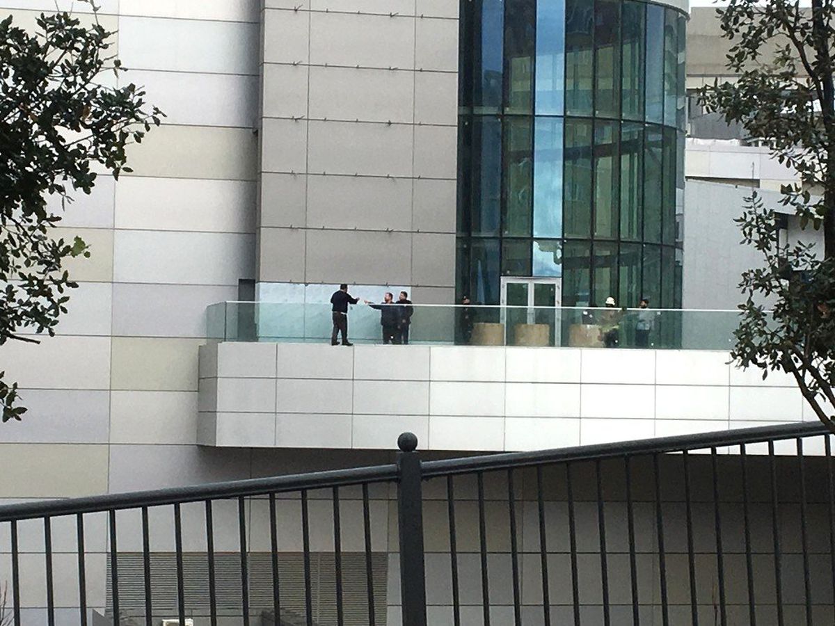 İntihar Girişiminde Bulunan Şahsı Polis İkna Etti