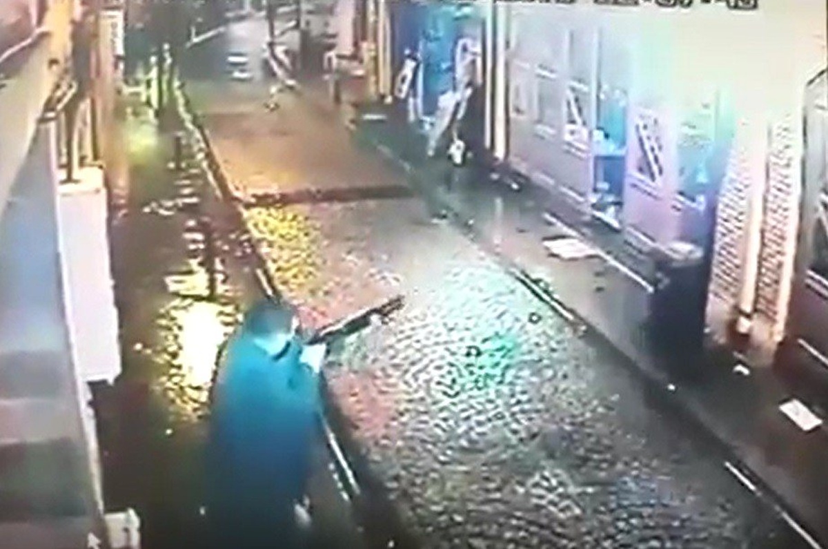 İş Yerine Silahlı Saldırı Güvenlik Kamerasında