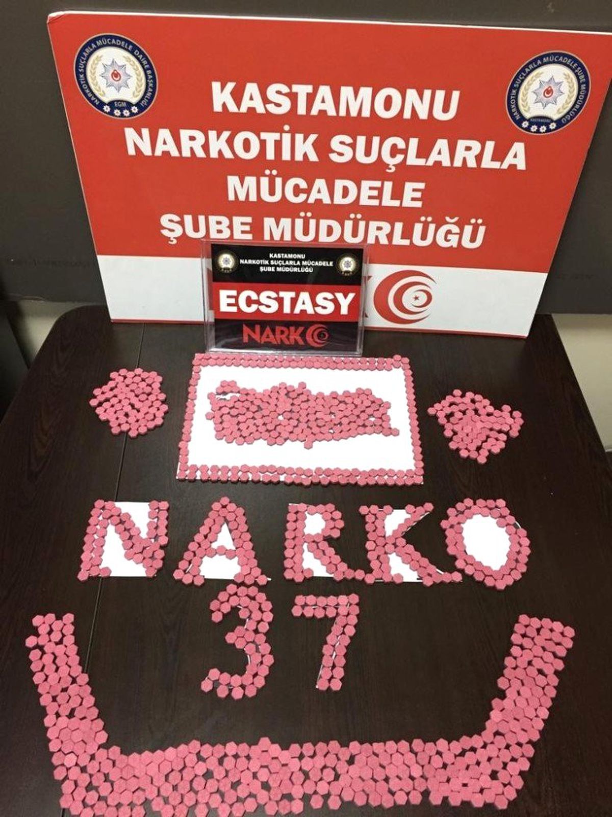 İstanbul\'dan Kastamonu\'ya Uyuşturucu Getiren 2 Kişi Yakalandı