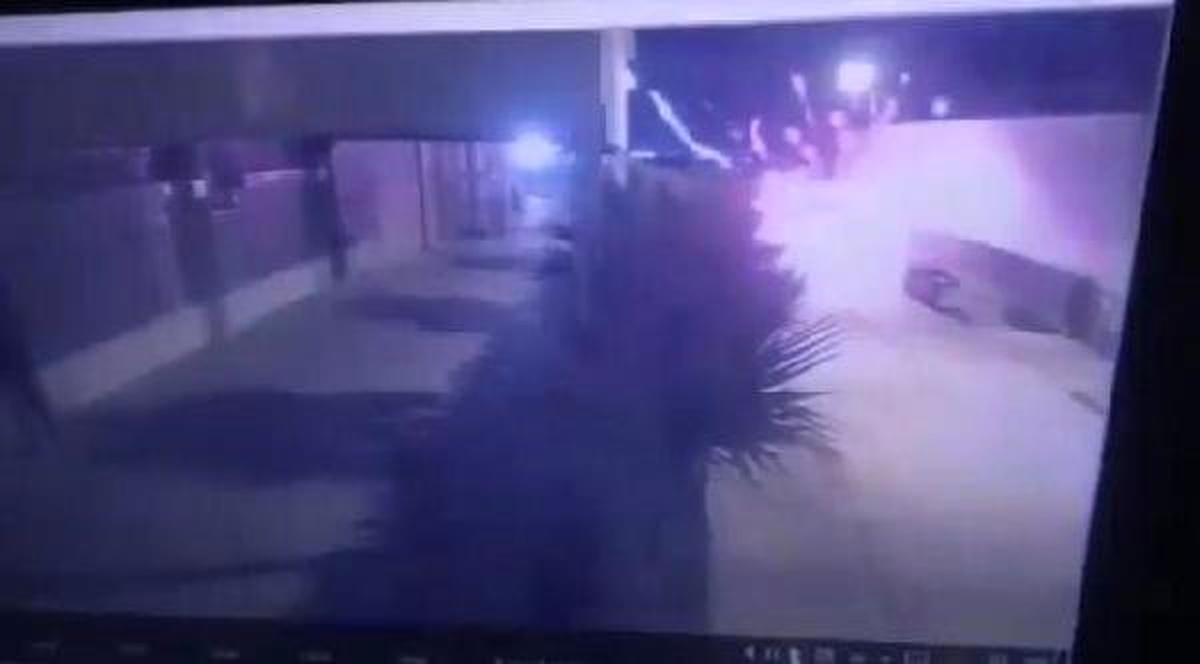 İzmir\'de El Yapımı Patlayıcının İnfilak Anı Kamerada