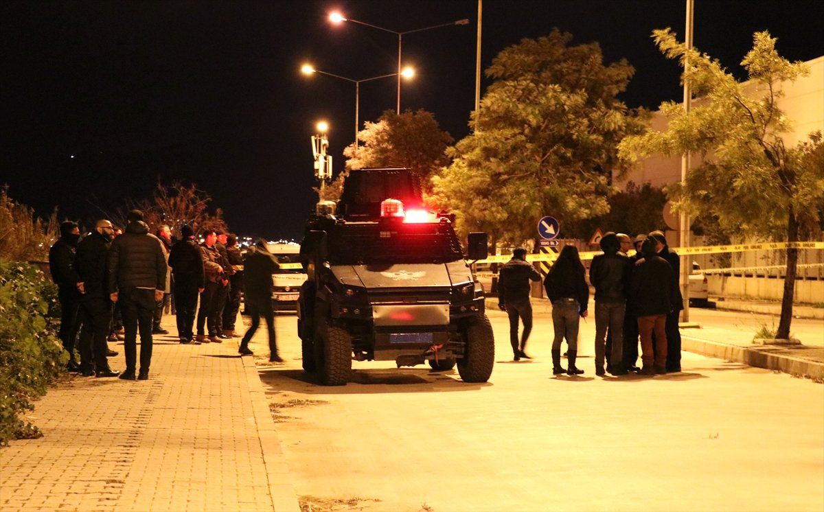 İzmir\'de Patlama
