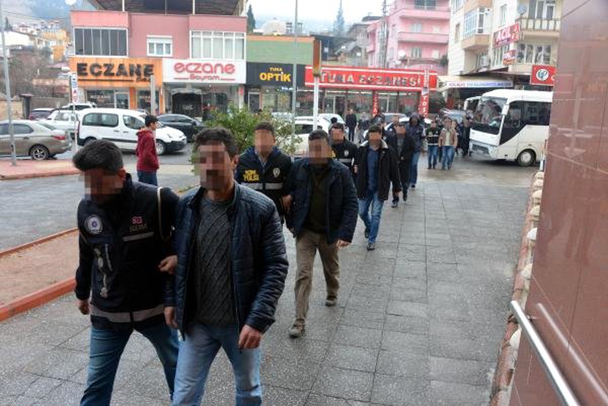 Kahramanmaraş\'ta 19 Fetö Şüphelisi Adliyede