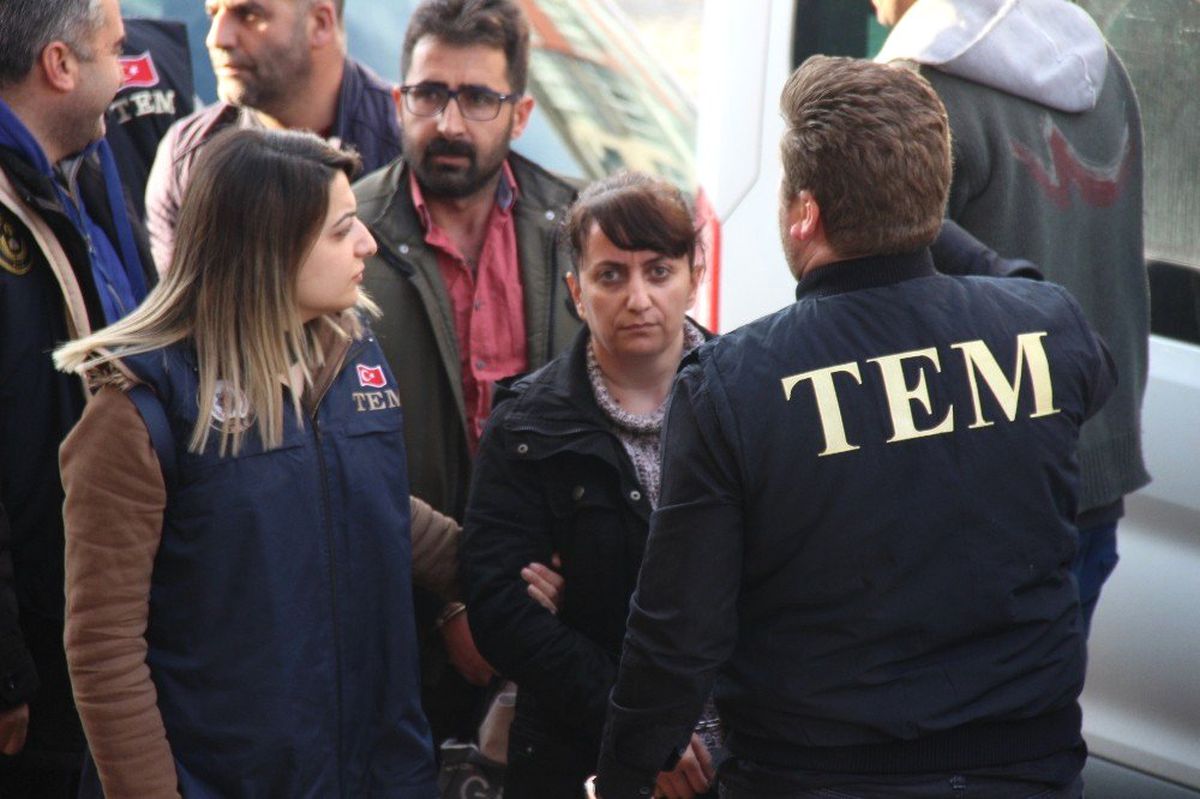 Kocaeli\'de Terör Operasyonunda Yakalanan 9 Kişi Adliyede