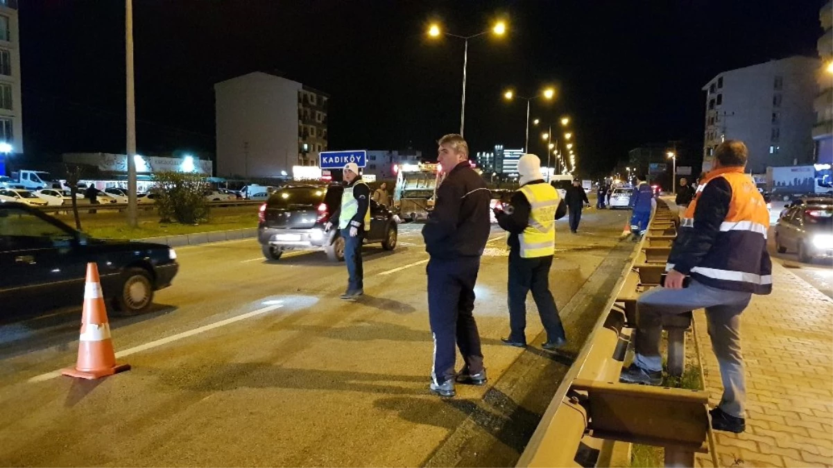 Kontrolden Çıkan Otomobil, Karşı Şeride Geçerek Kamyonetle Çarpıştı: 5 Yaralı