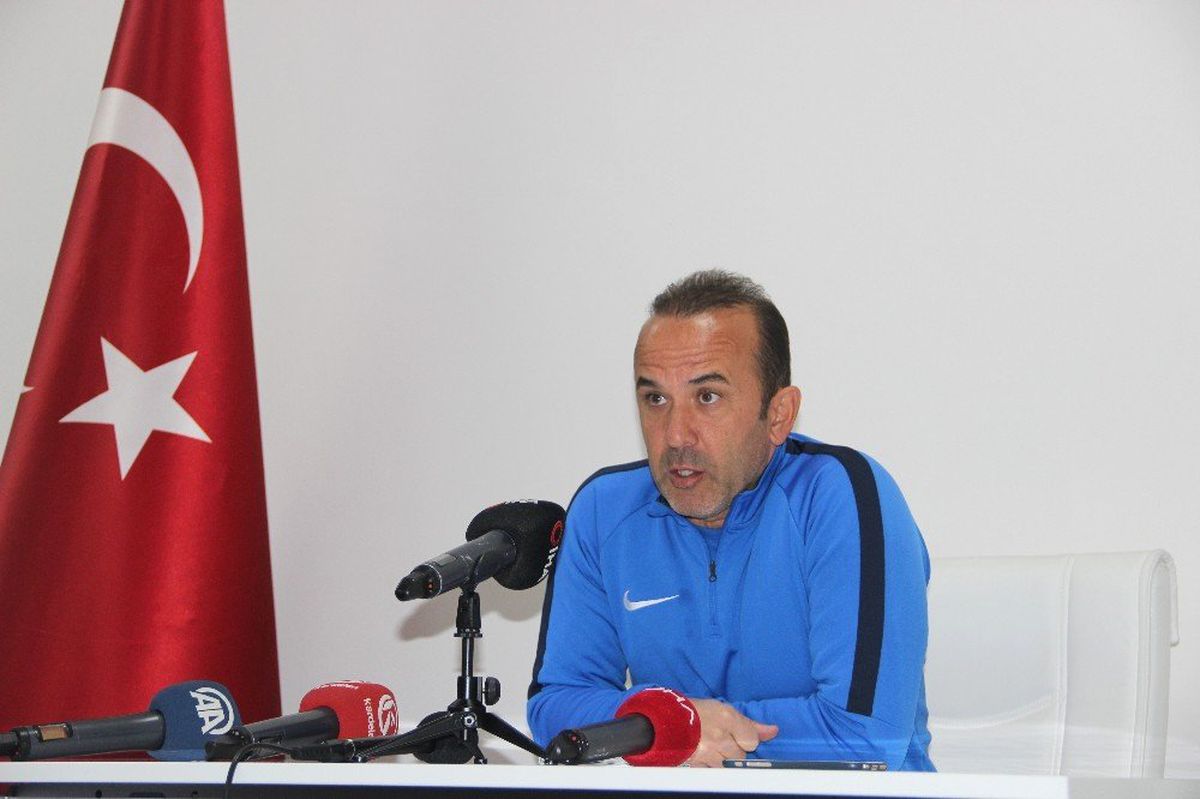 Mehmet Özdilek: "İçerideki Maçlarımızda Sıkıntı Yaşıyoruz"