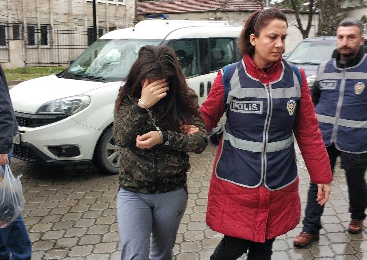 Mimardan Şantaj ve Tehditle 15 Bin Lira Alan 4 Şahsa Gözaltı