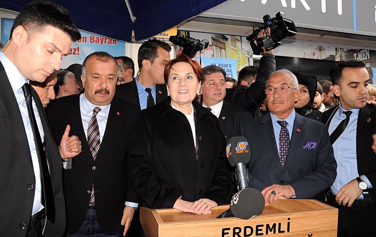 Muhalefet Halkın Avukatıdır"