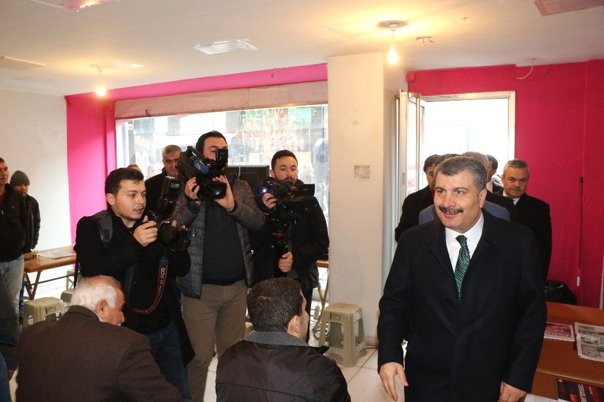 Sağlık Bakanı Koca: "Belediyelerin Hastane Hizmeti Verebilirliği Uygun Bir Yaklaşım Tarzı Değil"