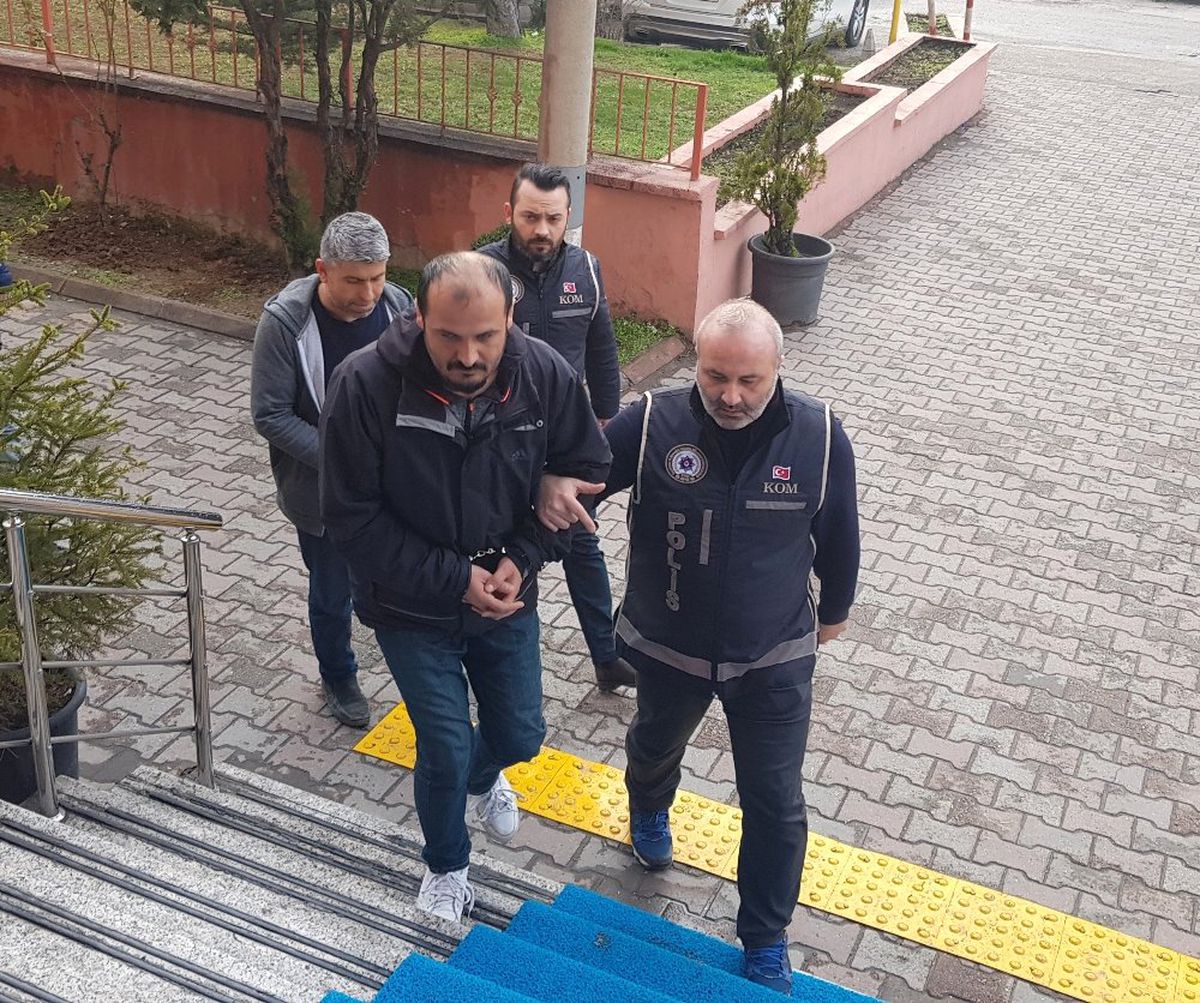 Sınav Sorularını Temin Eden 3 Şüpheliden 1\'i Tutuklandı