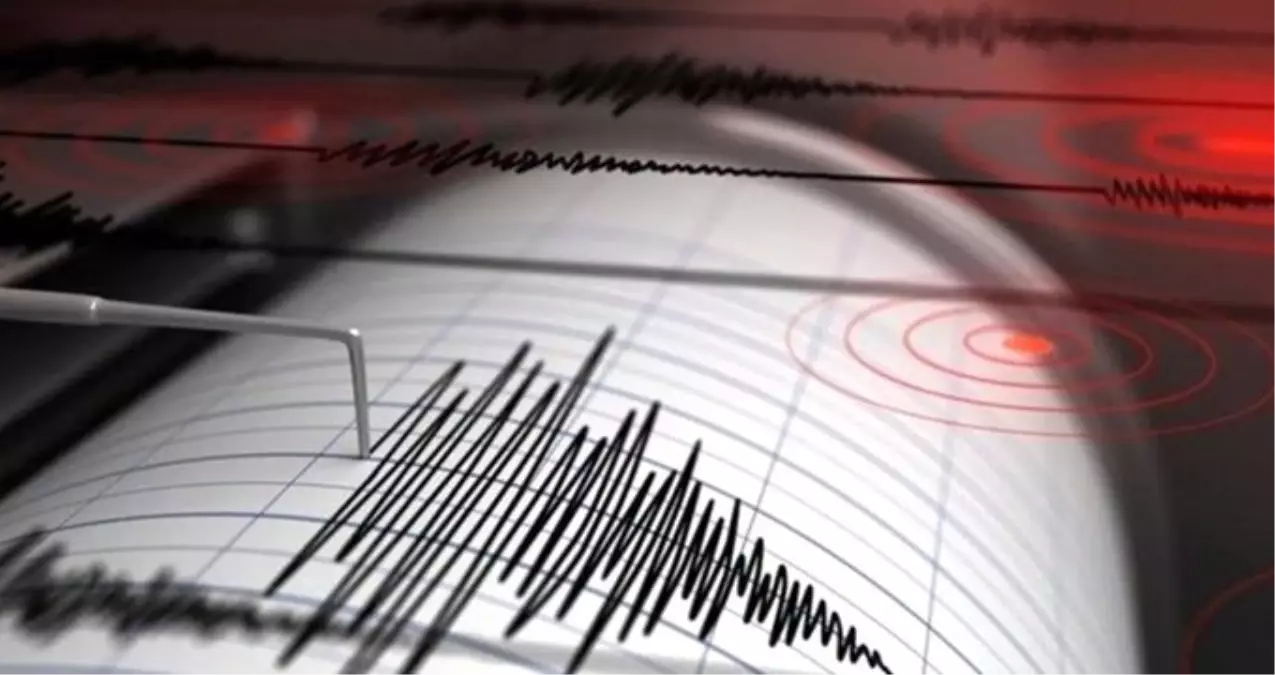 Ege\'de Korkutan Deprem! Artçılar da Kaydedildi