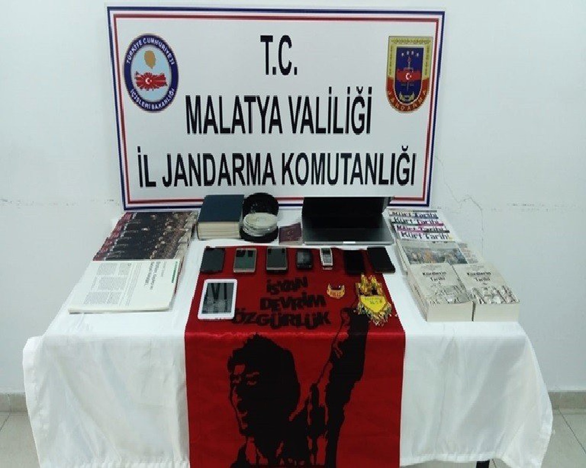 Terör Propagandası Yapan 4 Kişi Gözaltında