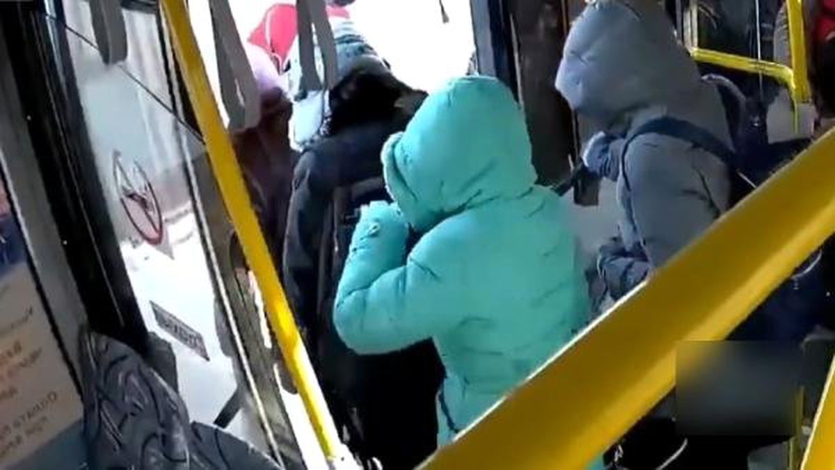 Turistin Çantasından Parasını Çaldı; Kamera Kaydetti, Polis Yakaladı