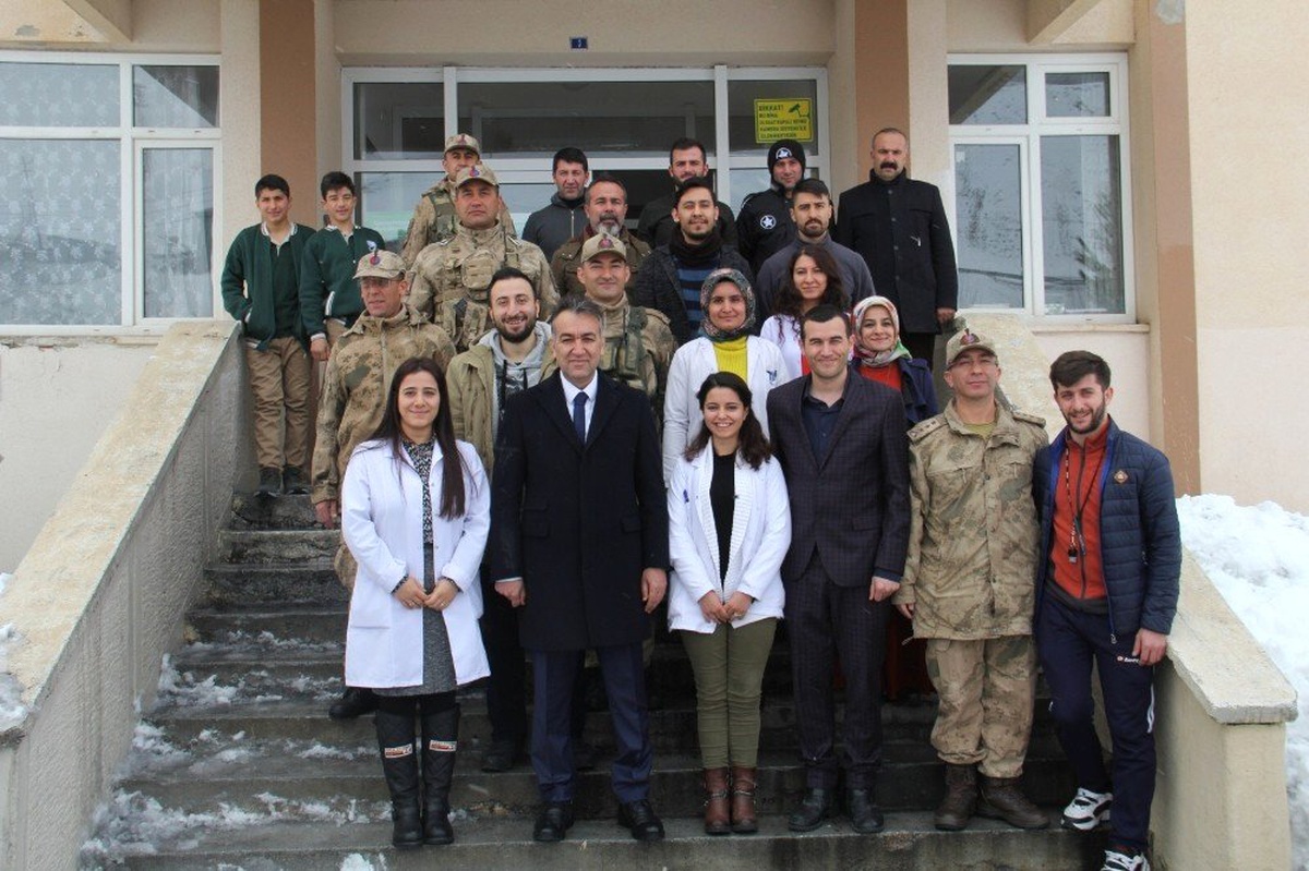 Vali Çağatay\'dan Asker ve Öğrencilere Ziyaret