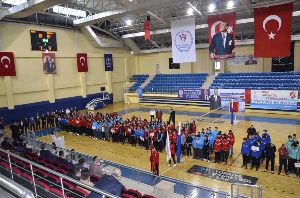 Voleybol Çeyrek Final Müsabakaları Başladı