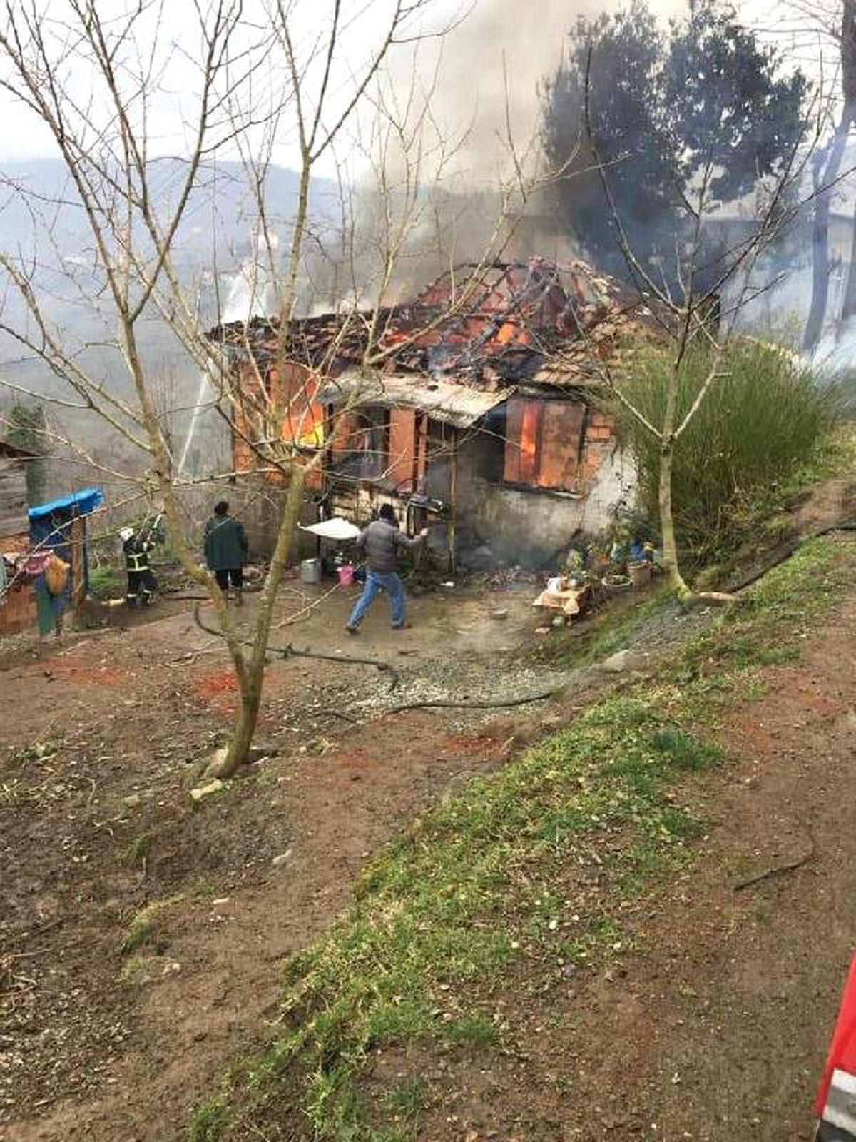 Yangın Çıkan Ev Kullanılamaz Hale Geldi