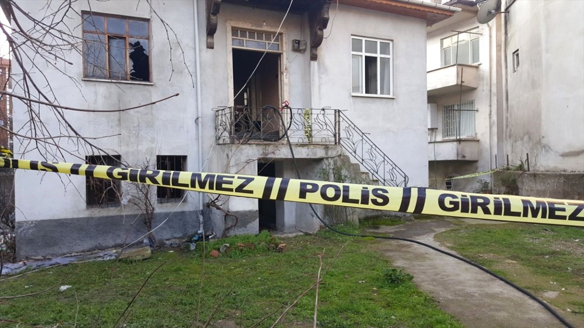 Yangında Dumandan Etkilenen Kişi Öldü