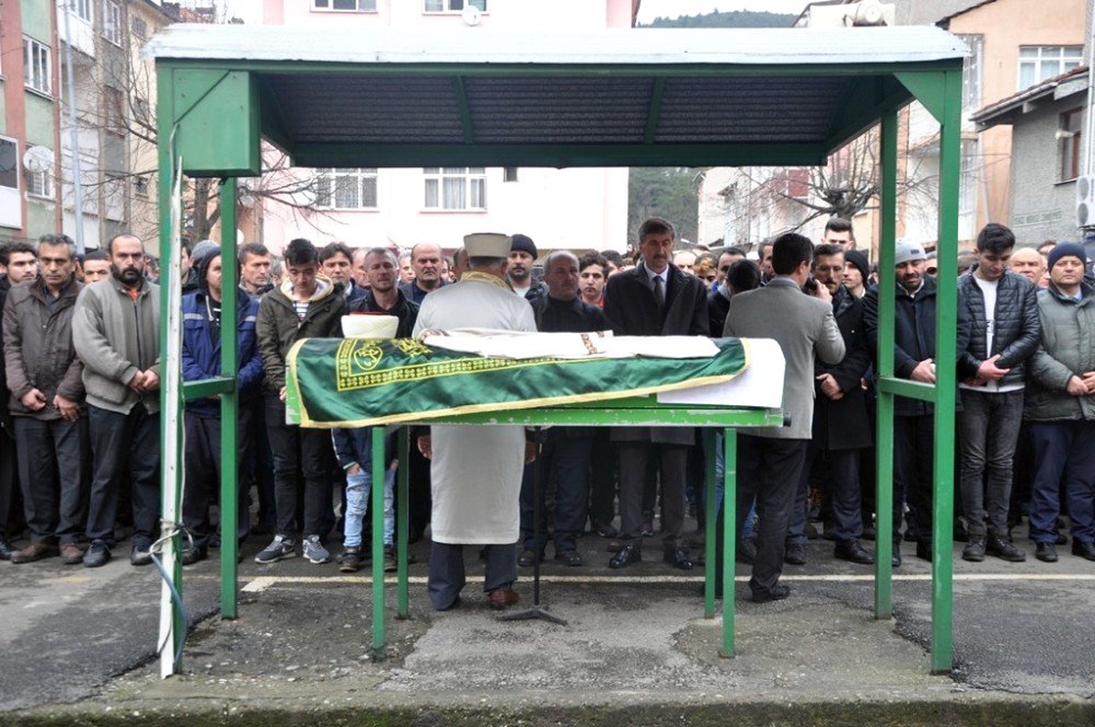 Yaşam Mücadelesini Kaybeden İmam Son Yolculuğuna Uğurlandı