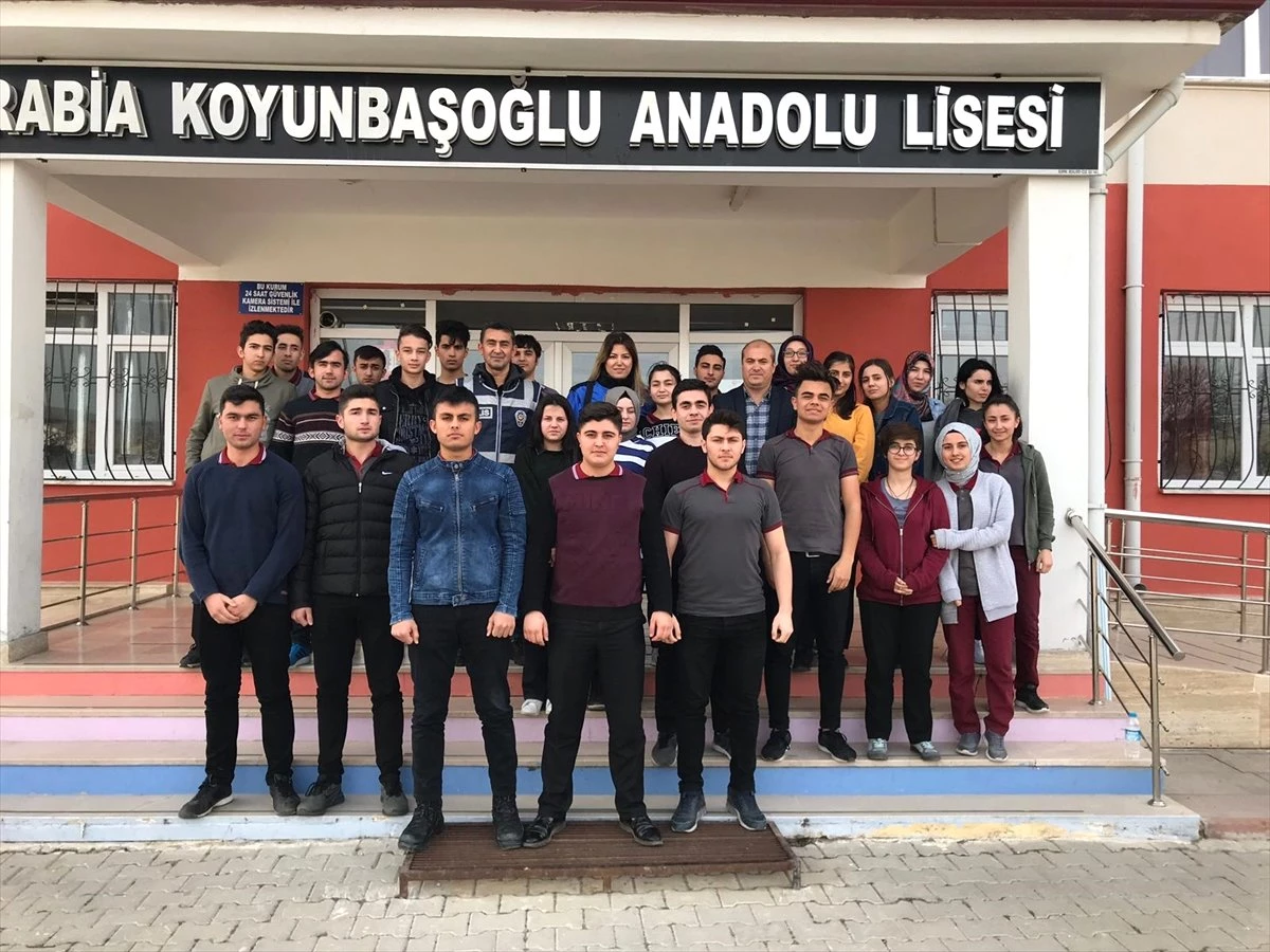 Yerköy\'de Öğrencilere Polislik Mesleği Anlatılıyor