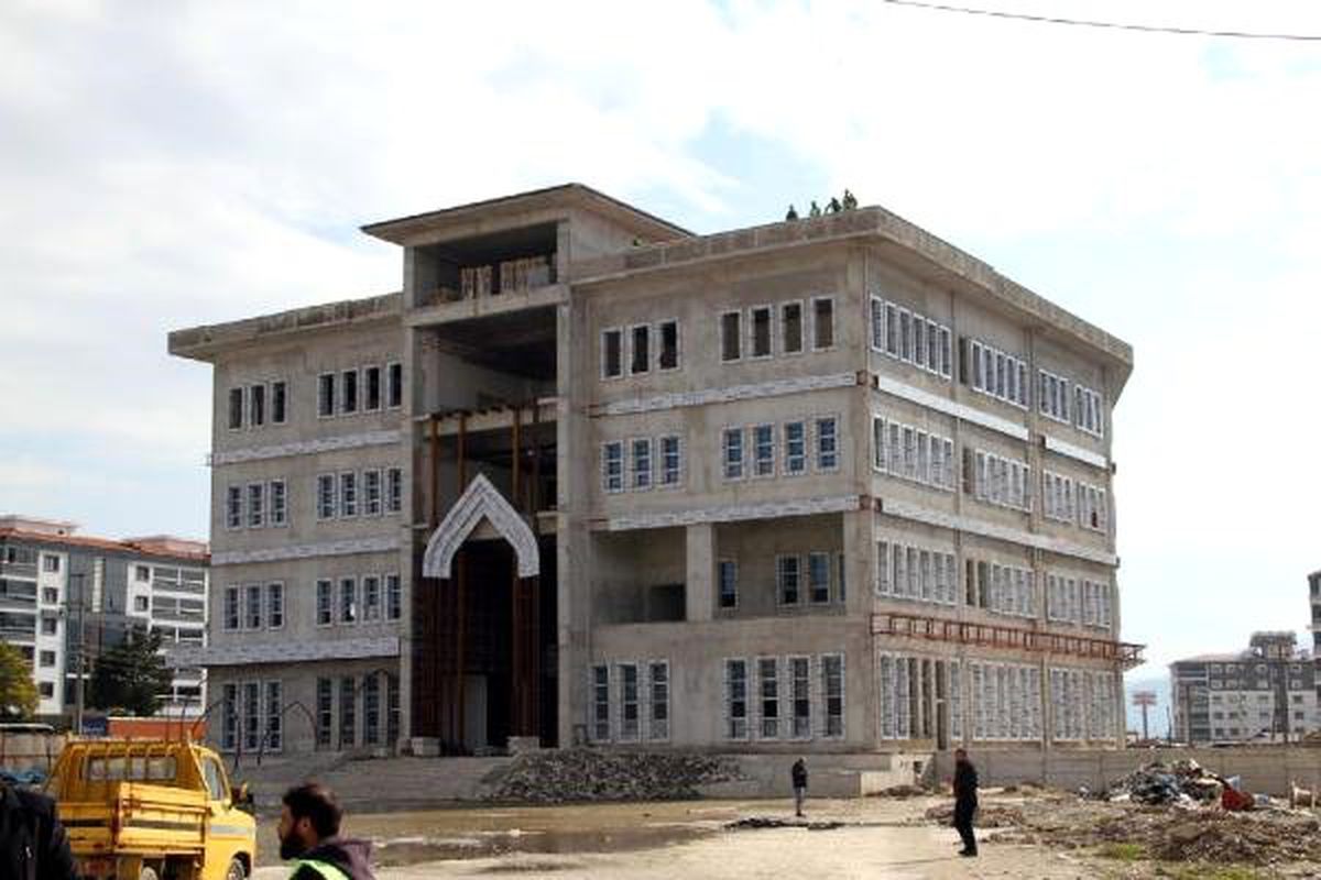 Yevmiyelerini Alamayan 7 İnşaat İşçisi İntihara Kalkıştı