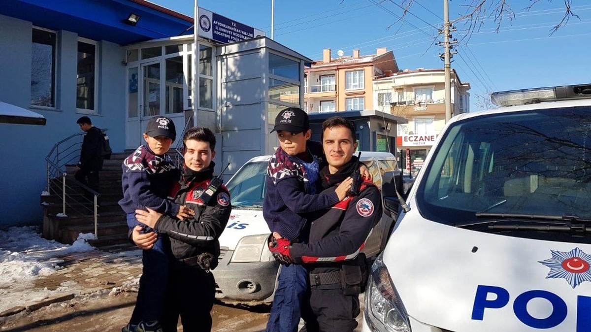 Yunus Timleri Engelli Kardeşlerin Yüzünü Güldürdü