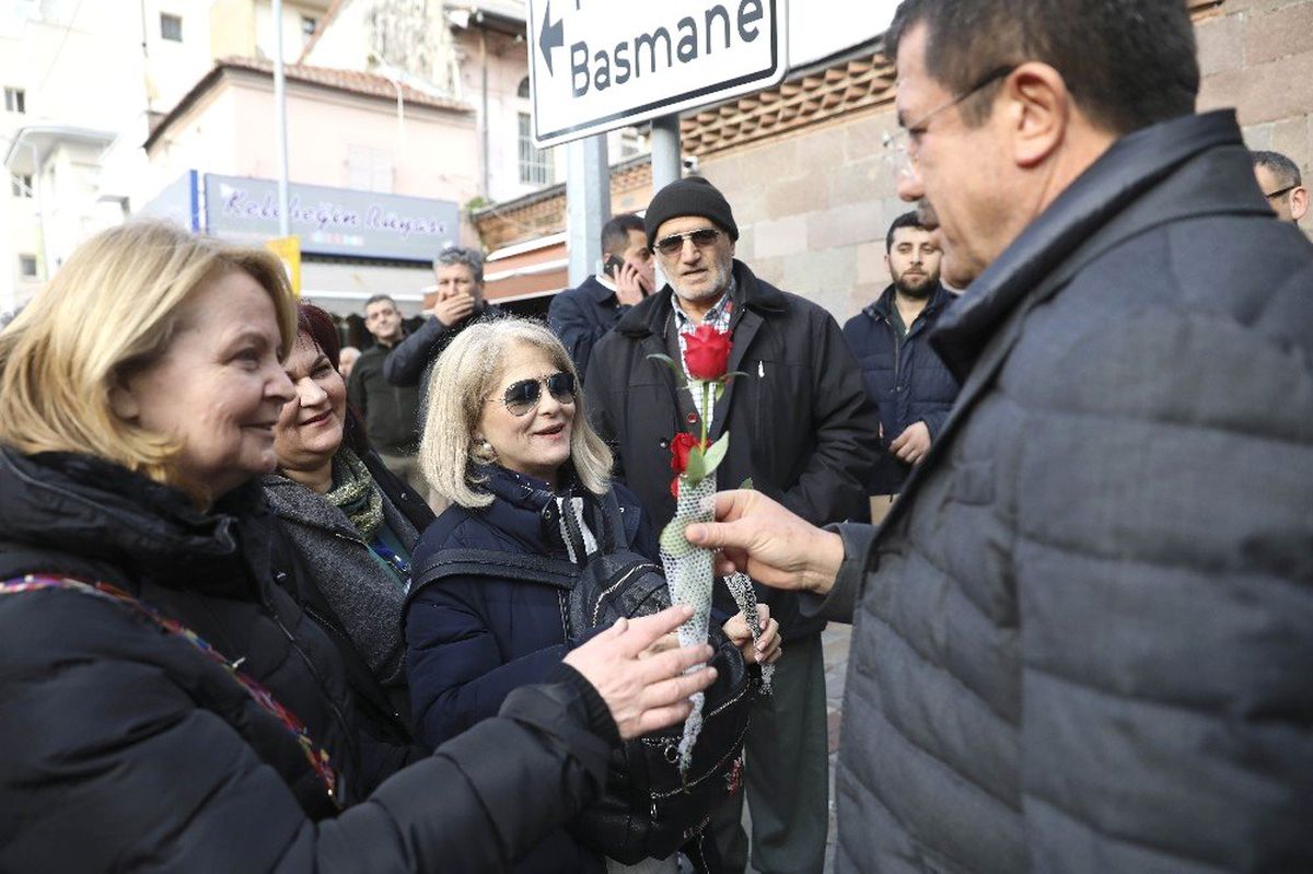 Zeybekci İddialı: "10 Numara Projeler İzmir\'e İş-aş Sağlayacak