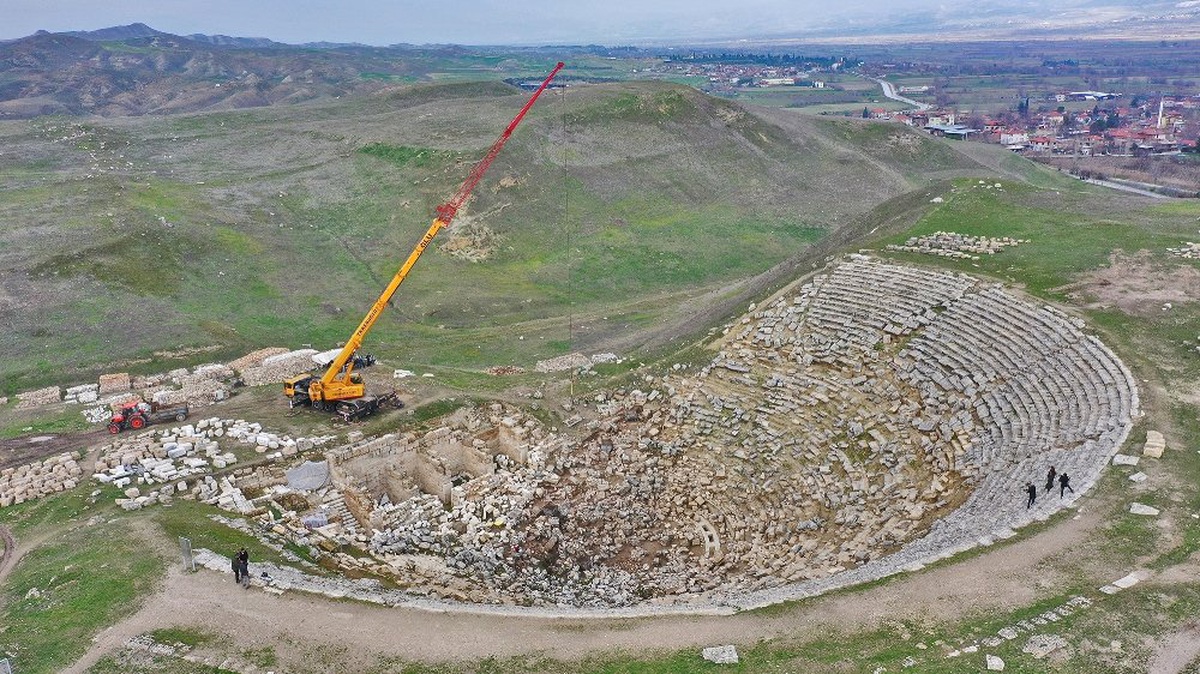 2 Bin 200 Yıllık Batı Tiyatrosu Gün Yüzüne Çıkıyor