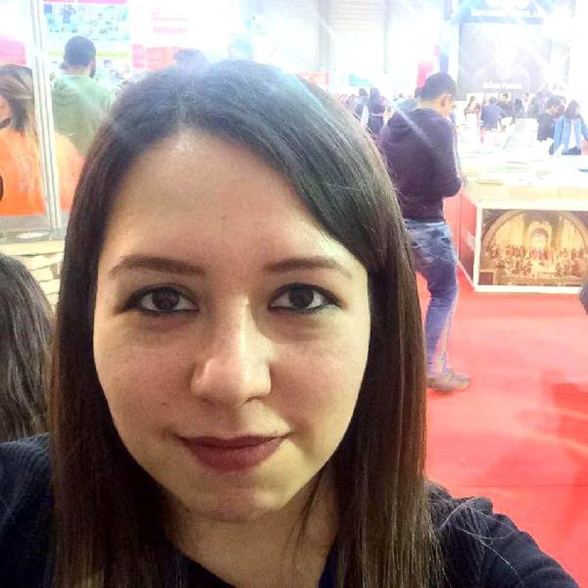 Ayça Öğretmen İçin Kuran Okutup, Masasına Karanfil Bıraktılar