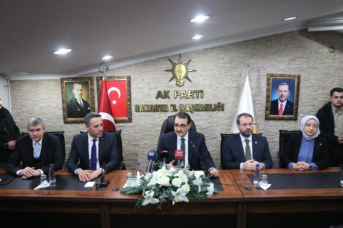 Bakan Dönmez, Seçimde Sakarya\'dan 17\'de 0 İstedi