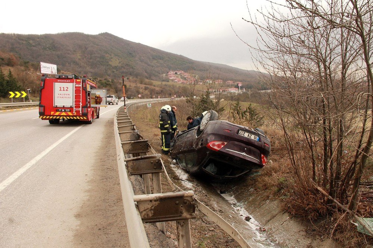 Bariyerlere Çarpan Araç Takla Attı: 1\'i Ağır 6 Yaralı