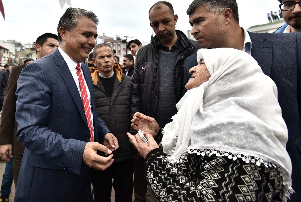 Başkan Uysal: "Muratpaşa\'da Hizmet Adaletini Turunç Masayla Tesis Ettik "