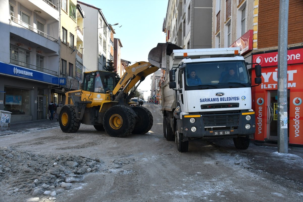 Doğu\'da Belediyelerin Soğuk ve Karla Zorlu Mücadelesi