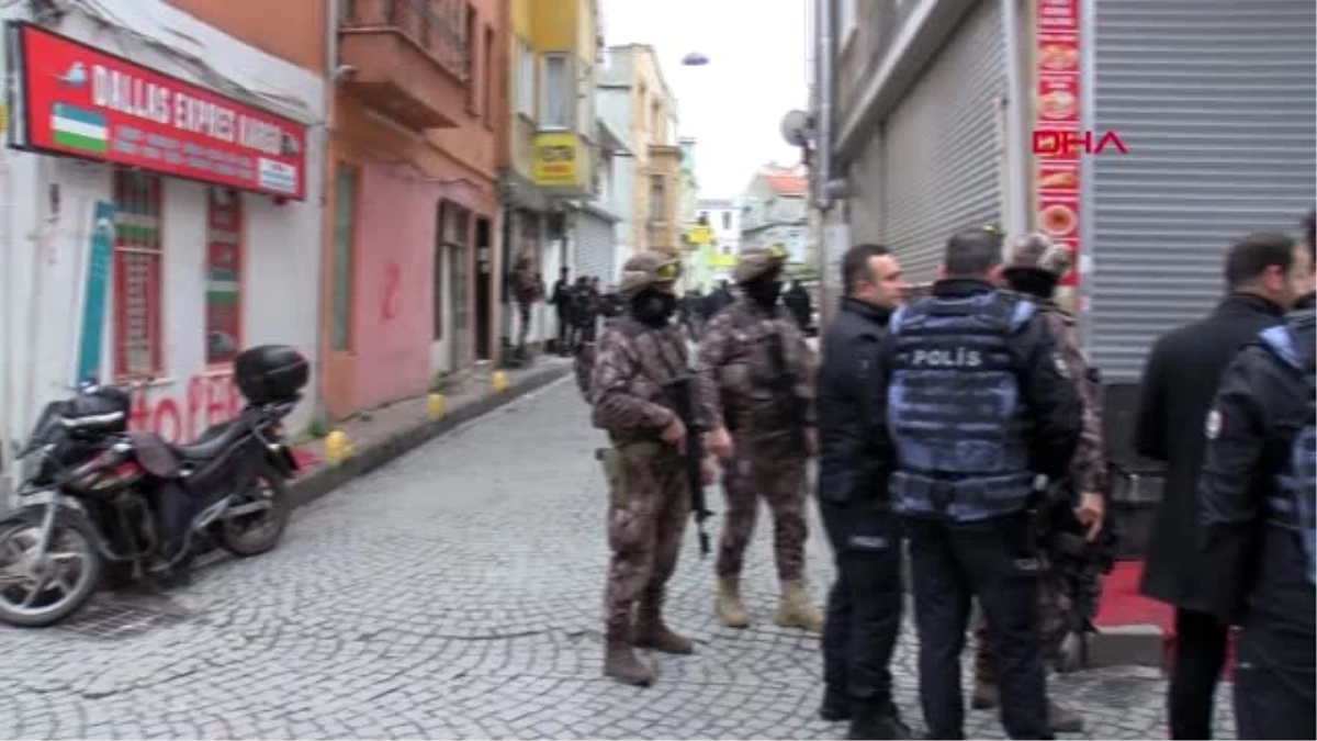 İstanbul- Aksaray\'da Gece Kulübündeki Silahlı Kişiler Polisi Alarma Geçirdi 5
