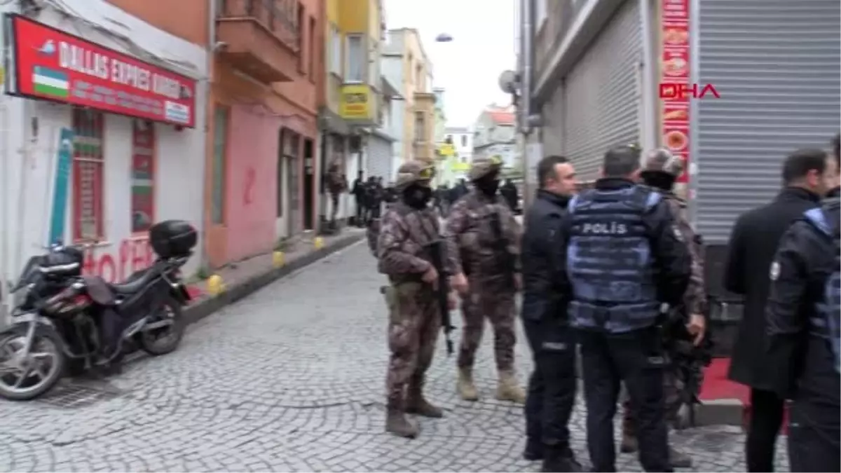 İstanbul- Aksaray\'da Gece Kulübündeki Silahlı Kişiler Polisi Alarma Geçirdi 5