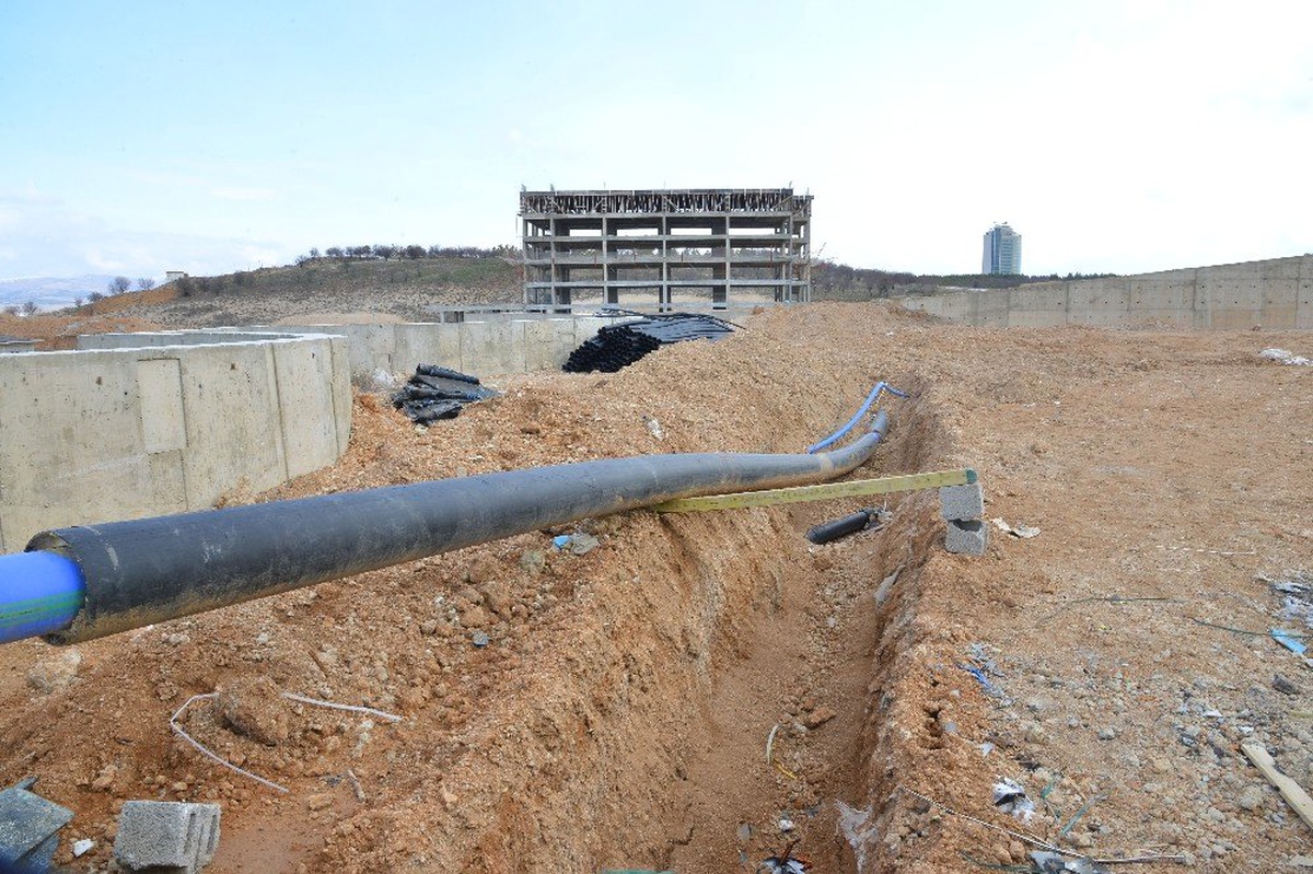 Jeotermal Suyun Merkez Yerleşkeye İletimi Sağlandı