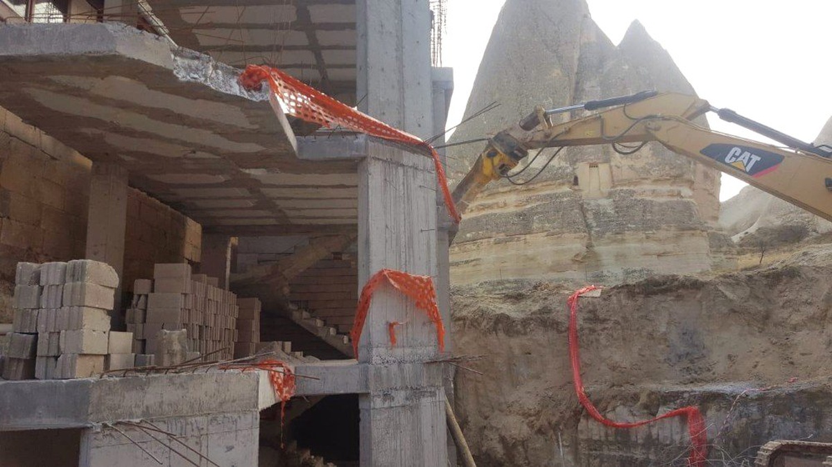 Kapadokya\'daki Otel Yıkımı Tamamlandı